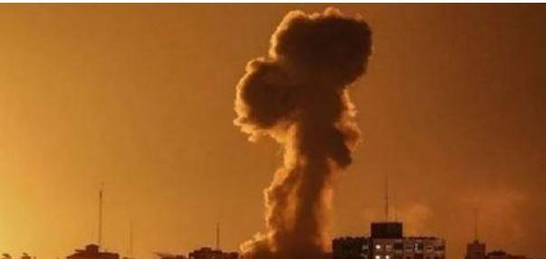 إعلام فلسطيني: طيران الاحتلال يشن غارة تستهدف شرق مدينة غزة