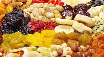 التين والمشمش والقراصيا.. كيف يحول ياميش رمضان شعرك إلى لمعان وجاذبية