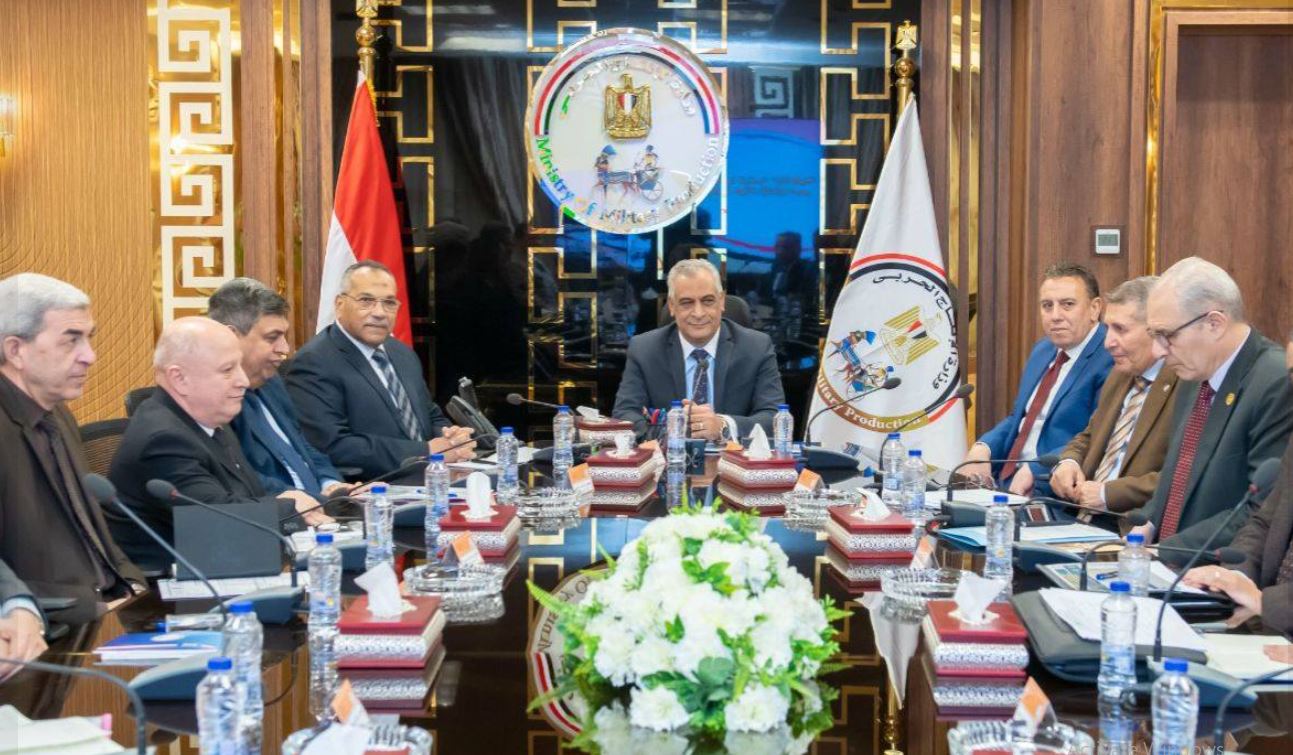 وزير الإنتاج الحربي يتابع الموقف التنفيذي لمشروعات "حياة كريمة"