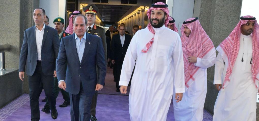 السيسي وولي العهد السعودي يتفقان على تعزيز الاستقرار الإقليمي