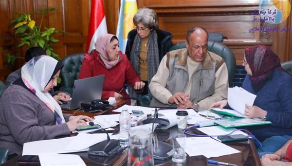 رئيس "مياه الإسكندرية" يعقد إجتماعا موسعًا لتفعيل منظومة الشراء الموحد