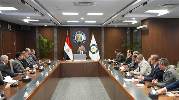 وزير البترول يتابع مع شركات الخدمات العالمية تطوير تكنولوجيا حفر الآبار