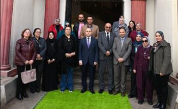   محافظ الغربية يتفقد مطبخ "المصرية بإيد بناتها" ويثمن جهود المجلس القومي للمرأة في تمكين المرأة 