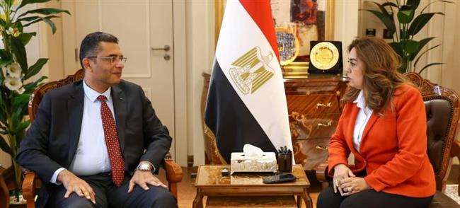 منال عوض تؤكد أولوية حماية البيئة وتسريع المشروعات بالبحر الأحمر