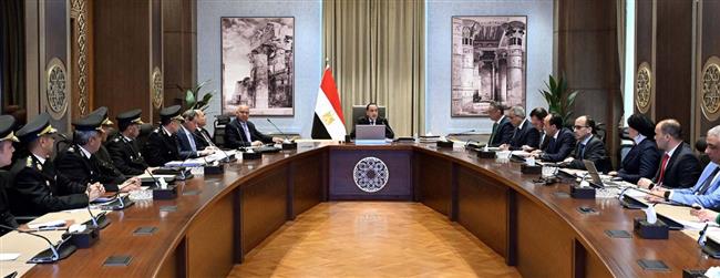 مصطفى مدبولي يتابع تطوير الطريق الدائري وحلول الزحام