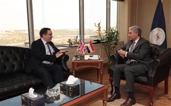   وزير الآثار يبحث مع سفير المملكة المتحدة بالقاهرة سبل تعزيز التعاون المشترك في مجال السياحة