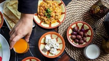   لماذا أمر النبي بالسحور في رمضان؟ 