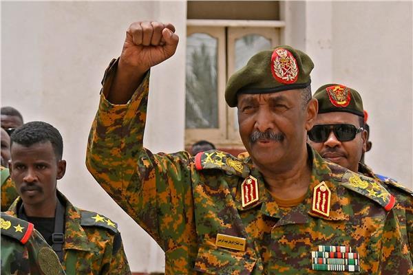 البرهان: لا حلول سوى القضاء على التمرد في السودان أو استسلامه