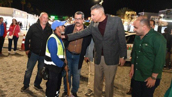 محافظ جنوب سيناء يجري جولة تفقدية ليلية بمنطقة خليج نعمة