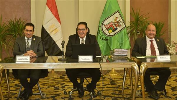 مجلس جامعة القاهرة يقر حزمة قرارات لدعم التحول الرقمي والرعاية الطبية