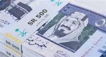   الريال السعودي يواصل الإستقرار وسط تقلبات العملات