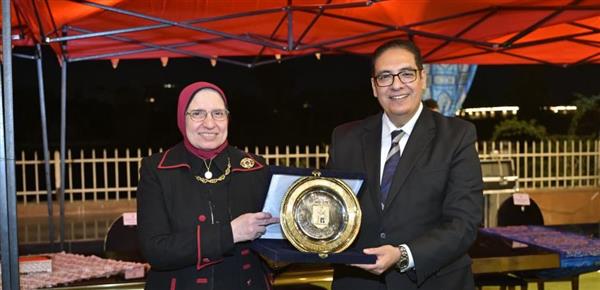 مجلس جامعة القاهرة يستعرض الإنجازات الدولية والتوسع الإقليمي