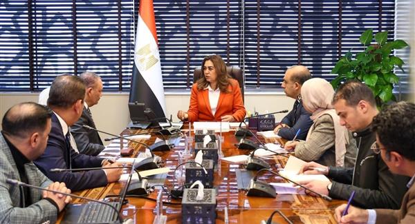 "منال عوض" تبحث مع مجموعة "المانع القابضة" إنشاء مصنع لإنتاج الوقود الحيوى