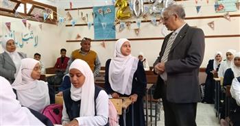   مدير تعليم قنا يقود فريق «الأتوبيس الطائر» لإجراء الجولات الميدانية المفاجئة علي المدارس 