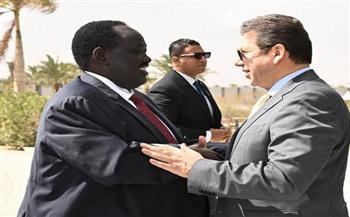   رئيس المخابرات العامة يلتقي وفدا رفيع المستوى من دولة جنوب السودان لبحث ملف مياه النيل