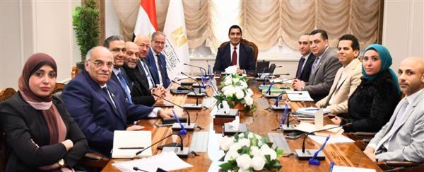 وزير الشباب والرياضة يلتقي بالمنظمة المصرية لمكافحة المنشطات لبحث تعزيز التعاون
