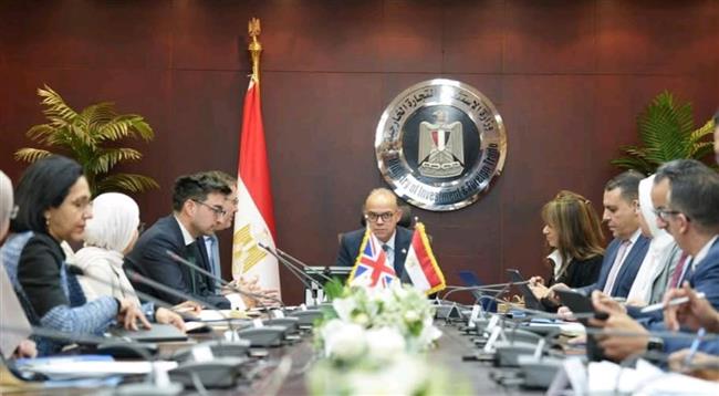 وزير الاستثمار يستقبل السفير البريطاني بالقاهرة لبحث تعزيز الشراكة الاقتصادية