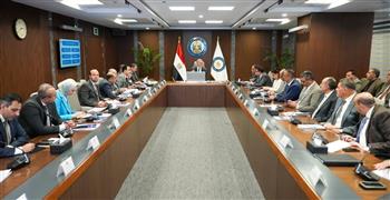   ميناء الحمراء البترولي يبدأ نشاط تخزين وتداول البترول الخام لحساب الغير