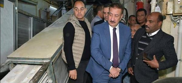 محافظ بورسعيد يتفقد جمعية الكمبراتيف للسلع الغذائية بحي الشرق