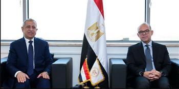 تعاون بين الأكاديمية العربية ووزارة الاستثمار لدعم ريادة الأعمال وتعزيز تنافسية الاقتصاد