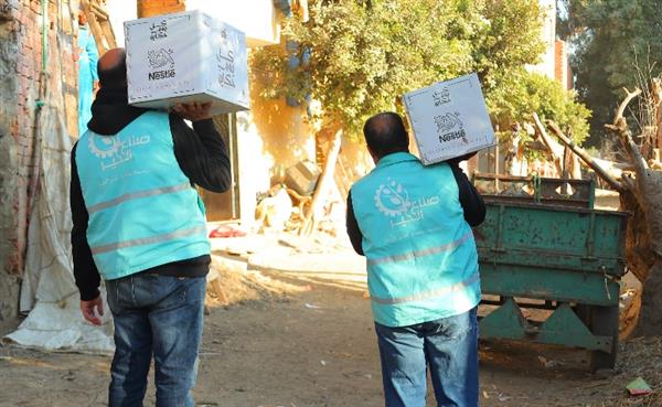 صناع الخير تقدم 23 ألف خدمة غذائية "كرتونة ووجبة" في 4 محافظات