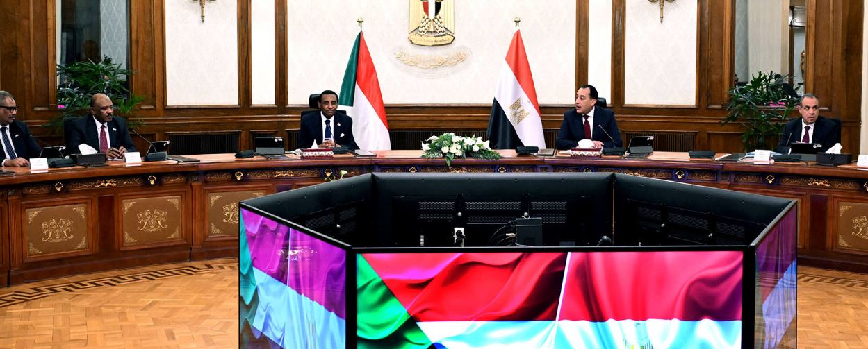 تعزيز التعاون المائي والإعمار بين مصر والسودان في لقاء القاهرة