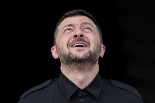 زيلينسكي: نتوقع أن تقود المحادثات مع روسيا وأمريكا إلى اجتماع بين القادة