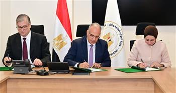 "سويلم" يوقع اتفاقية هولندية لتمويل دراسة حماية شواطئ دلتا النيل
