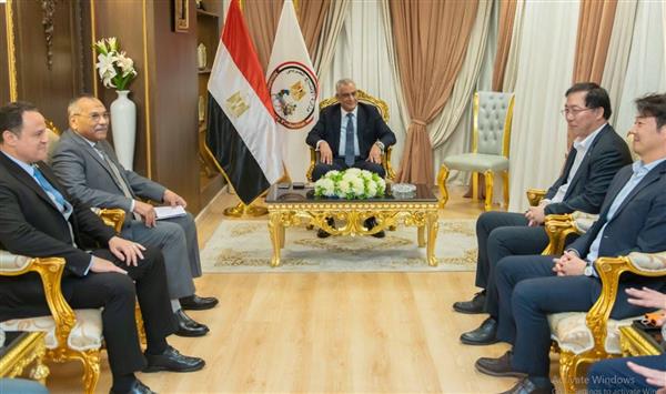 وزير الإنتاج الحربي يستقبل وفد شركة "Hanwha" الكورية الجنوبية