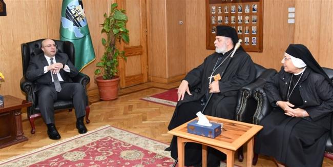 محافظ الفيوم يستقبل وفد الكنيسة الكاثوليكية