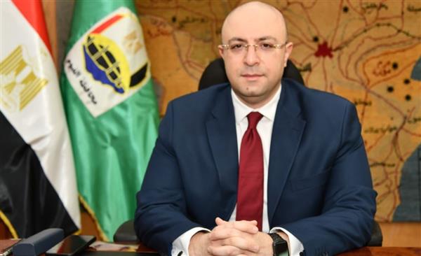محافظ الفيوم يحيل 9 من الموظفين المقصرين في أداء عملهم للنيابة