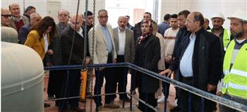   محافظ الجيزة يجرى تجارب تشغيل محطة رفع الصرف الصحي بقرية دهشور