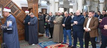   محافظ الفيوم يؤدي صلاة الجمعة بمسجد ناصر الكبير ويهنئ المصلين بقدوم شهر رمضان المبارك 