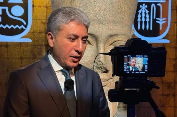 وزير السياحة يعقد عدداَ من اللقاءات الإعلامية مع ممثلي عدد من الصحف الإنجليزية