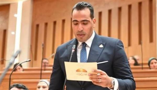 برلماني: لقاء الرئيس السيسي بقادة القوات المسلحة يعكس قوة مصر واستقرارها الإقليمي