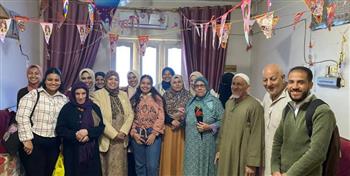   طلاب كلية التربية النوعية يرسمون البسمة على وجوه نزلاء دار المسنين بسوهاج 