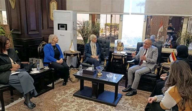 محافظ الأقصر يلتقي مديرة برنامج الأغذية العالمي بمصر لتعزيز التعاون المشترك