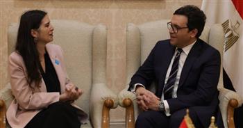   وزير الثقافة يطلق مبادرة لمواجهة العنف الإلكتروني بمعرض الطفل