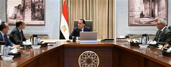   رئيس الوزراء يُتابع مع وزير المالية عدداً من ملفات العمل 