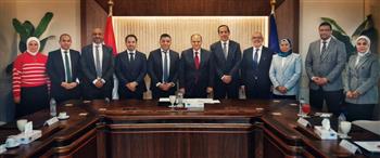   رئيس هيئة الدواء يبحث مع شركة أبوت خطط توطين الصناعة الدوائية في مصر