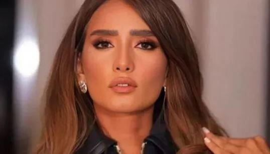 زينة 24 عاما من الفن.. قصة نجمة واجهت العالم كأم وحيدة وانتصرت
