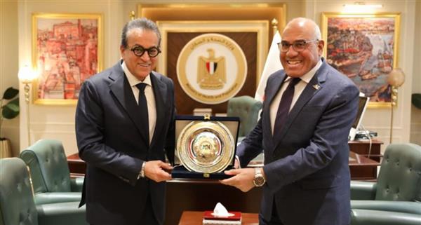 وزير الصحة يبحث مع رئيس "العربية للتصنيع" تسريع مشروعات تطوير المستشفيات والمنشآت الصحية
