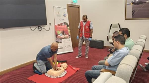 الصحة تُكمل المرحلة الثانية عشرة من تدريب العاملين على أجهزة إزالة الرجفان القلبي الآلي