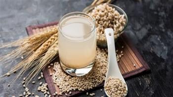 ماء القمح المغلي.. مشروب شتوي دافئ بفوائد صحية تعزز المناعة والطاقة