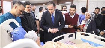   نائب وزير الصحة يتفقد مستشفى عين شمس بعد حريق المخازن