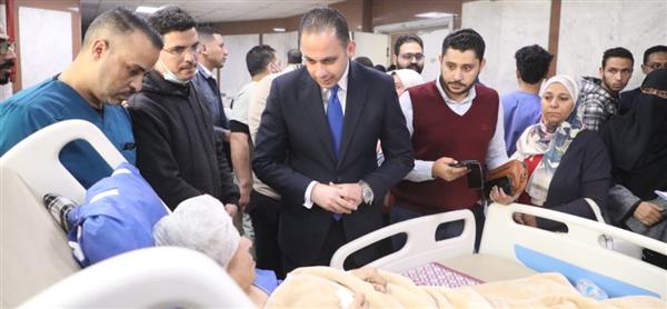 نائب وزير الصحة يتفقد مستشفى عين شمس بعد حريق المخازن