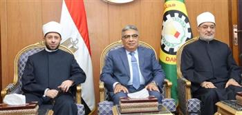   وزير الأوقاف ومفتي الجمهورية يشاركان أهالي الدقهلية احتفالات العيد القومي