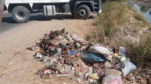 رفع 30 طن مخلفات وتركيب 45 كشاف إنارة في قرية "هو" بنجع حمادي