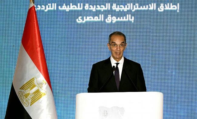 أكبر صفقة ترددات بالتاريخ.. وزير الاتصالات: إتاحة 410 ميجاهرتز جديدة لشركات المحمول