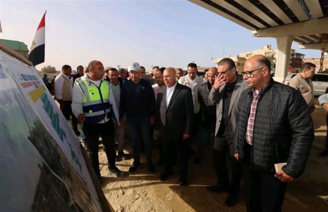 وزير الصناعة يتفقد الخط الأول للقطار الكهربائي السريع من العلمين إلى الإسكندرية